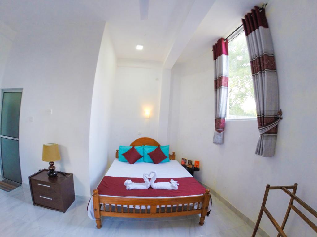 Sanctuary Cove Guest House Полоннарува Номер фото