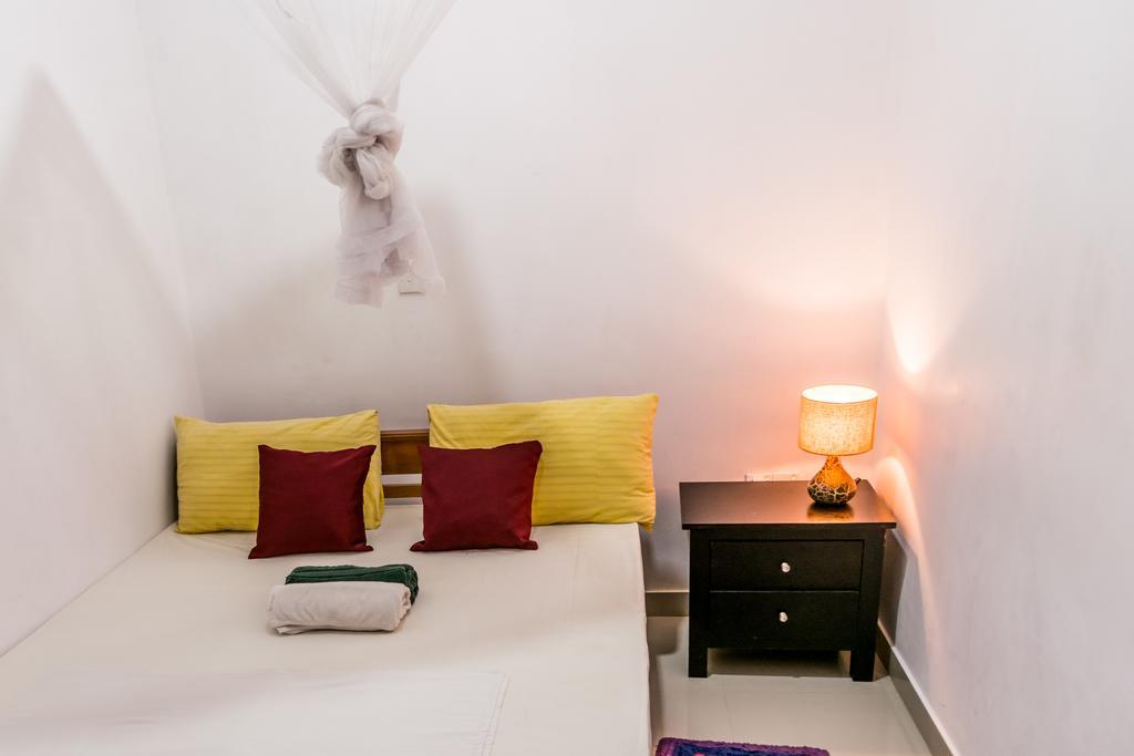 Sanctuary Cove Guest House Полоннарува Экстерьер фото