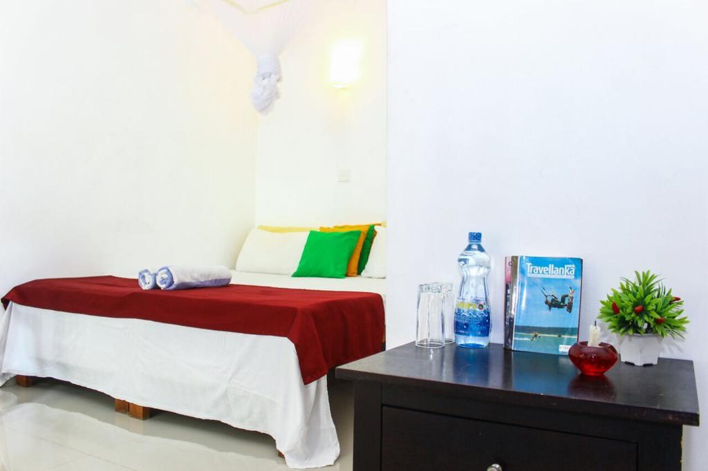 Sanctuary Cove Guest House Полоннарува Экстерьер фото